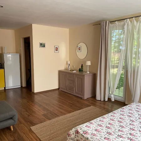 בית נופש A Charming And Peaceful Summer 400m From The Sea