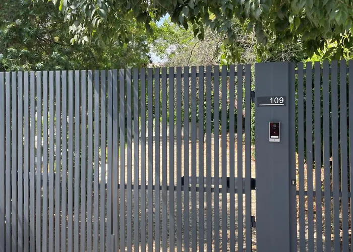 A Charming And Peaceful Summer 400m From The Sea Feriehus *