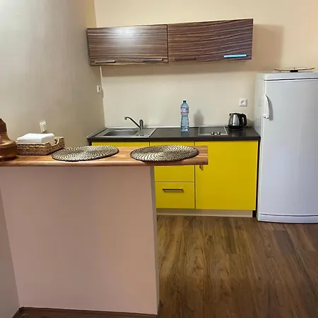 Будинок відпочинку Peaceful Summer House With Garden Near The Kabakum , Варна